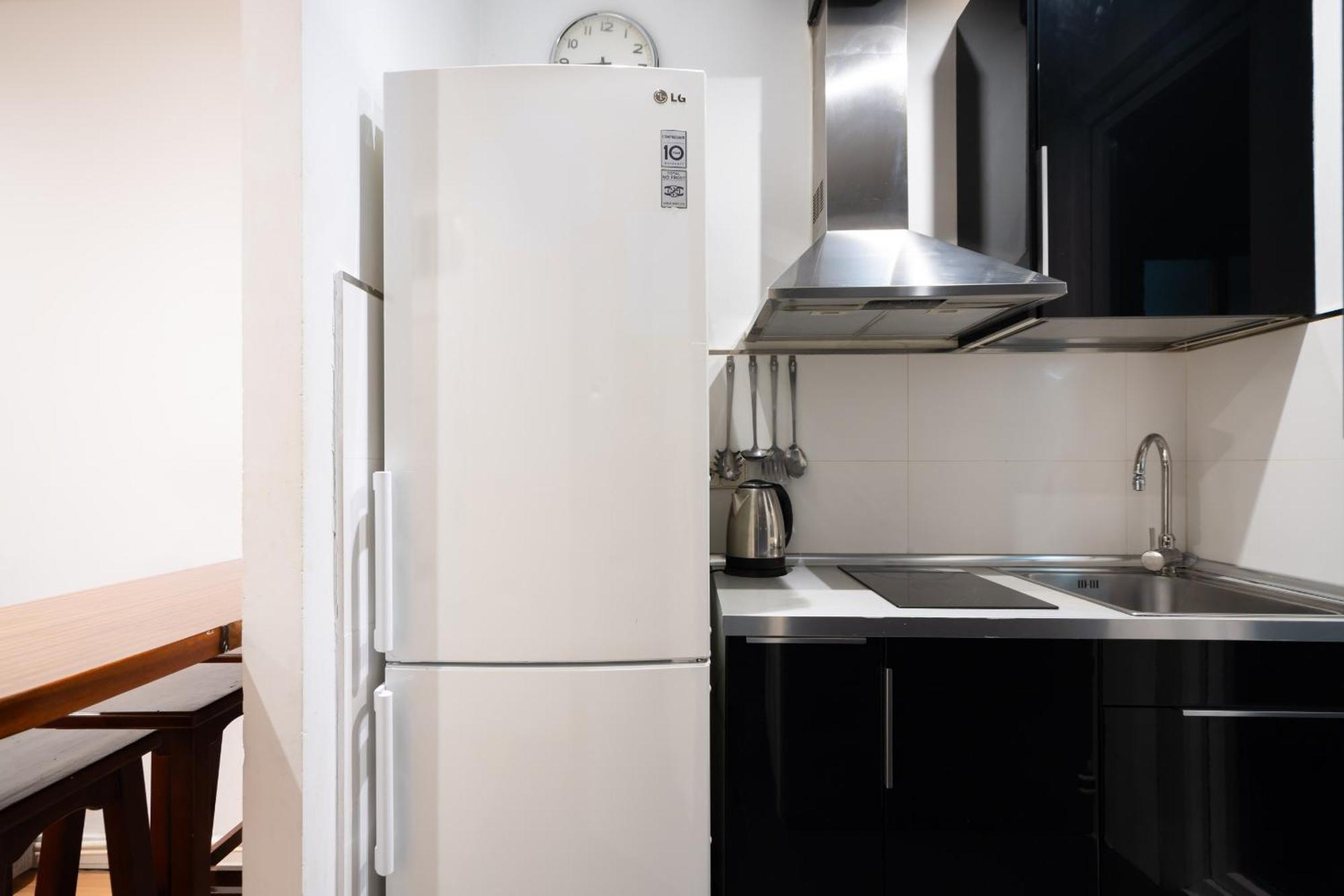 Apartamento En La Plaza De Lavapies Alquiler Temporal Мадрид Екстер'єр фото