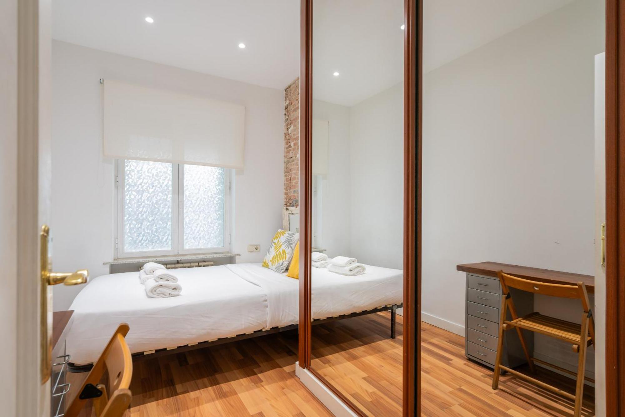 Apartamento En La Plaza De Lavapies Alquiler Temporal Мадрид Екстер'єр фото